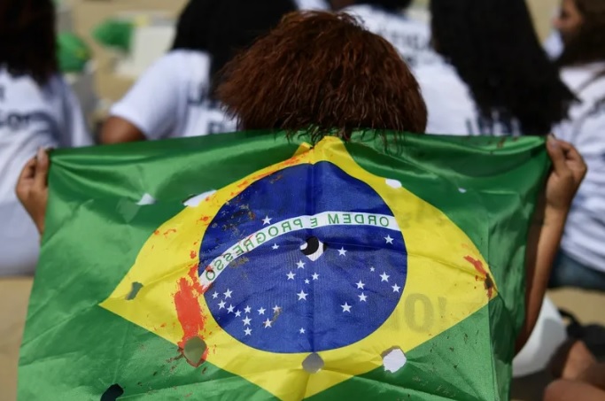 É preciso combater o racismo estrutural para reduzir assassinatos de crianças e adolescentes no Brasil, diz especialista do Unicef