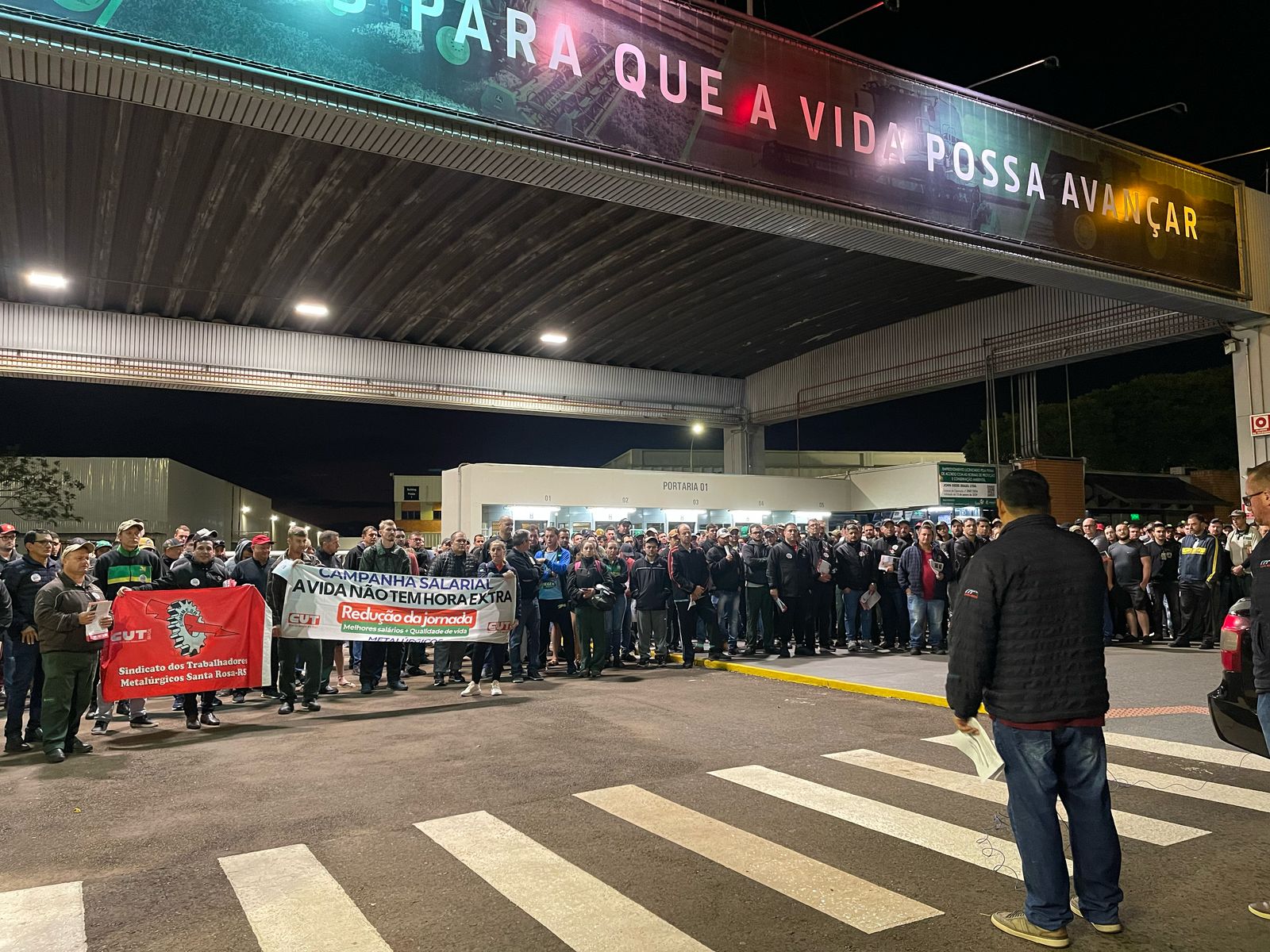 Assembleia na John Deere, em Horizontina, intensifica mobilização da campanha salarial