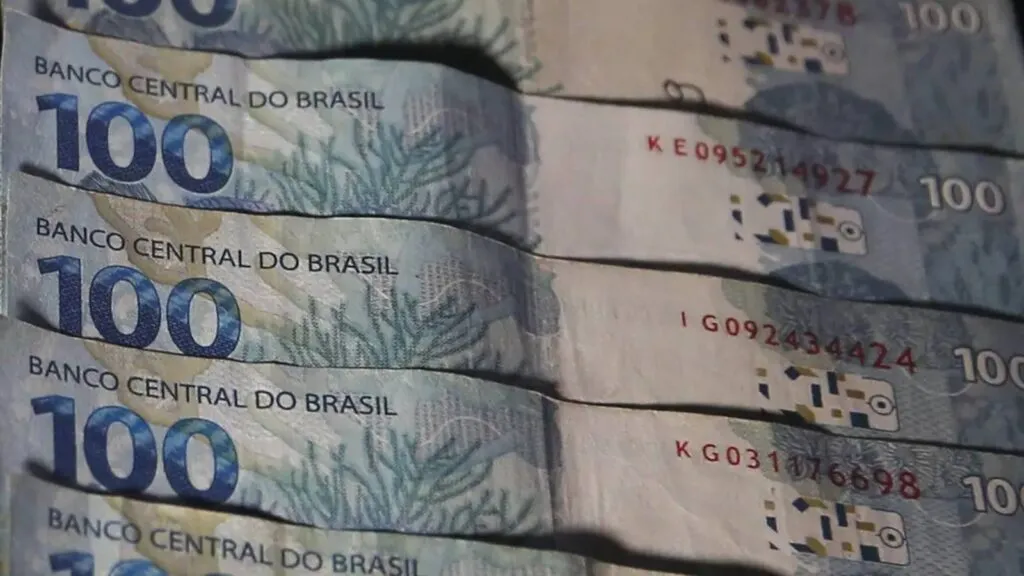 Imposto para super-ricos resultaria em justiça social, diz pesquisa