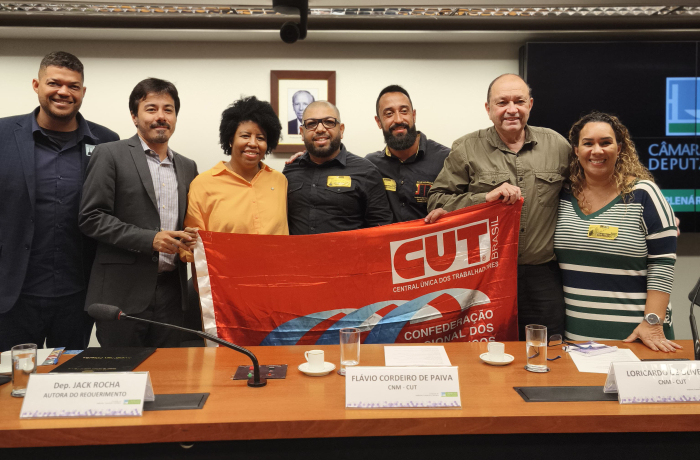 Com CNM/CUT, audiência debate impactos das tarifas dos EUA no aço e alumínio
