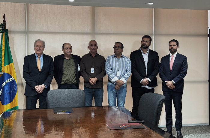 Em Brasília, Metalúrgicos da CUT debatem indústria da defesa e China