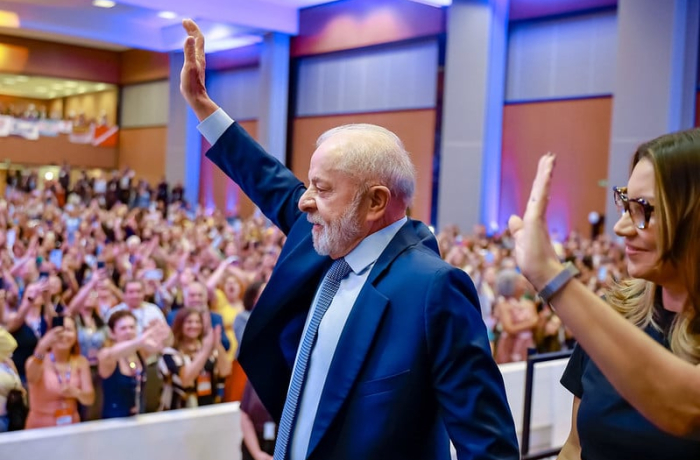 Lula sanciona ampliação da Licença Maternidade na 5ª Conferência das Mulheres
