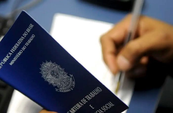 Desemprego no Brasil se mantém em 5,6%, o menor da história