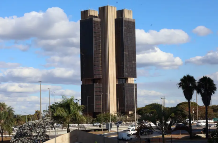 Inflação de 2025 ficará abaixo do teto da meta, em 4,46%