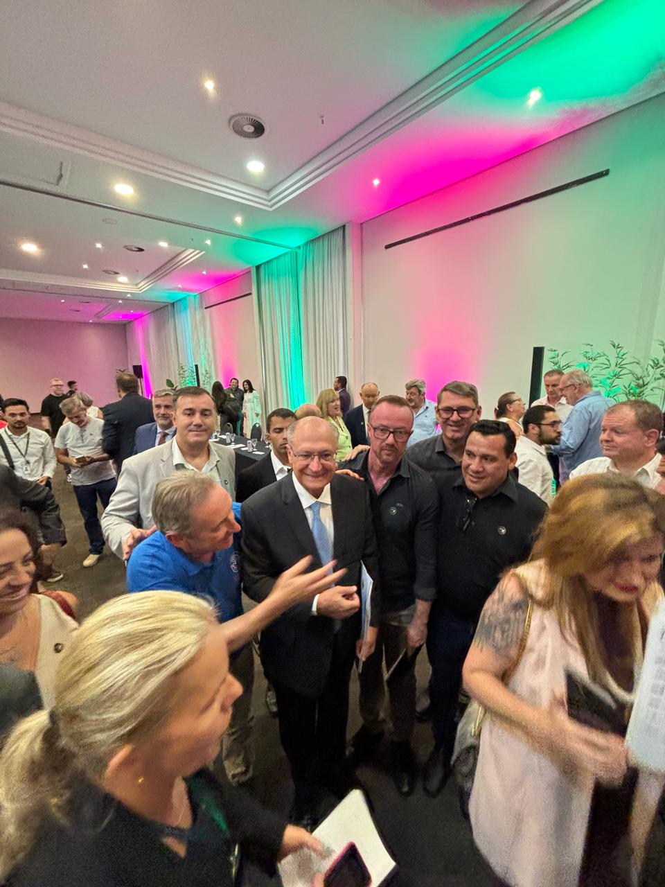 FTM-RS e sindicatos entregam documento para Geraldo Alckmin, pela redução de juros para o setor produtivo