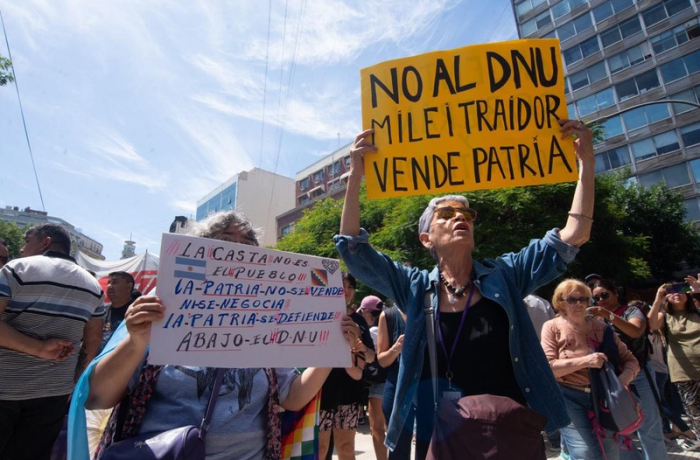 Ajuste de Milei reduz número de novos aposentados em 53% na Argentina