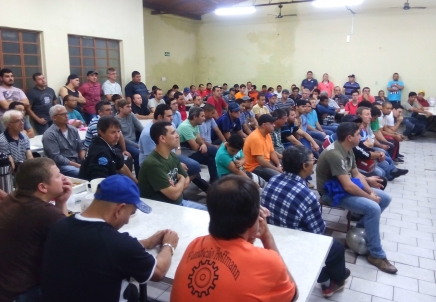    Metalúrgicos de Cachoeira do Sul aprovam a Convenção Coletiva 2015/2016