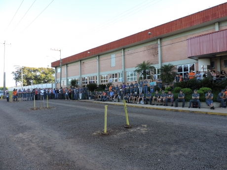 Santa Rosa: Metalúrgicos da AGCO aprovam PLR fixo por máquina