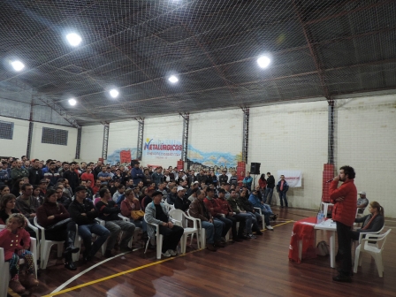 Demitidos da Comil querem anulação das demissões