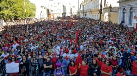 Em Rio Grande, Lula critica “desmonte do país”