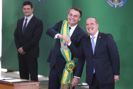 Bolsonaro tira R$ 104 por ano de 67 milhões de trabalhadores com novo salário mínimo