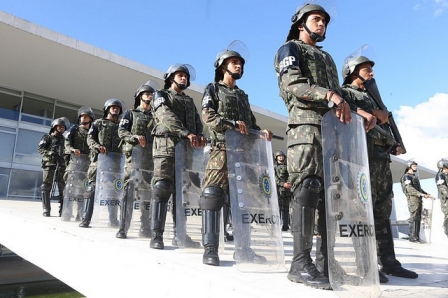Mudança na Previdência dos militares é branda, dizem opositores; veja o que muda
