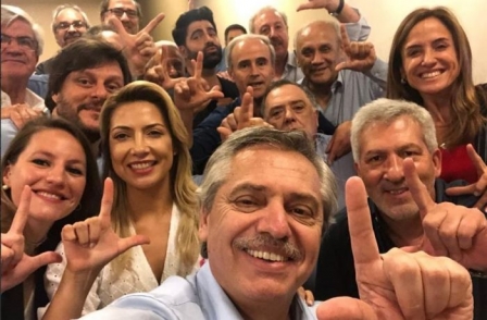 Fernández e Cristina são eleitos na Argentina. Uruguai vai para o segundo turno