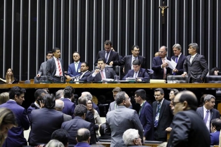 Congresso aprova Orçamento para 2020 e salário mínimo não terá ganho real