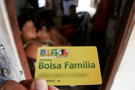 Base de Bolsonaro no Congresso se movimenta para derrubar 13º do Bolsa Família