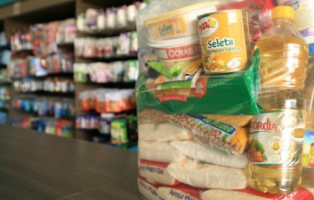 Inflação é menor em março, mas preços dos alimentos disparam