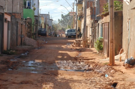 Rendimento do 1% mais rico é 33,7 vezes o que recebe metade dos pobres, revela IBGE