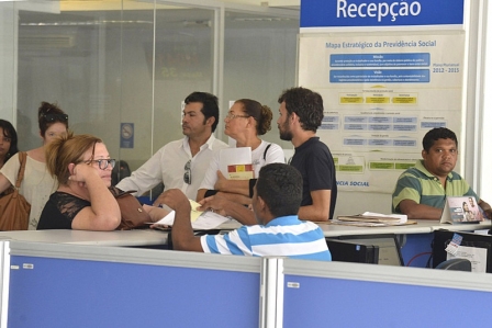 Aposentados e pensionistas recebem segunda parcela do 13º a partir de segunda-feira