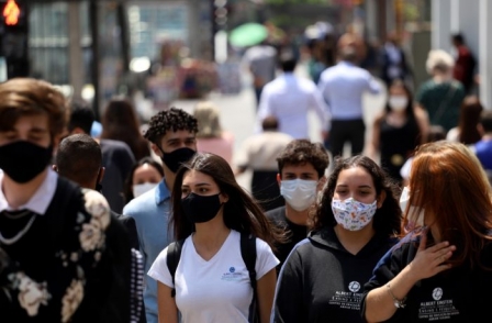 Ao contrário do Brasil, países que combateram a pandemia recuperaram a economia