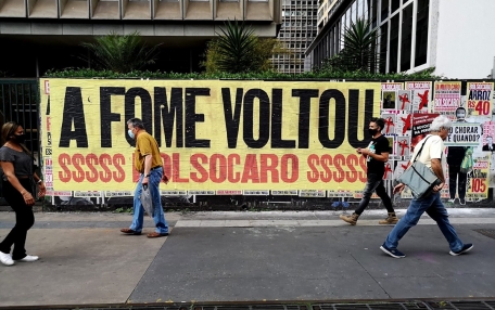 Empregos só virão com mudança de governo, afirma economista