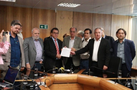 Centrais propõem retomada da política de salário mínimo com reajuste real de 2,4%