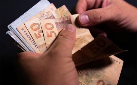 Dólar e inflação em queda e otimismo em alta pressionam política de juros do BC