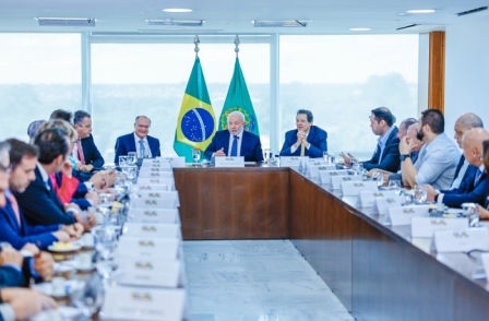 Medidas para carros são positivas, mas é preciso cobrar contrapartidas das empresas