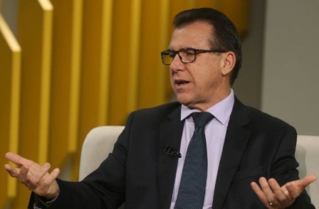 Preços de alimentos, bebidas e transporte caem e país tem deflação de 0,08%