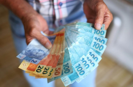 Políticas contrárias ao trabalhador diminuíram participação dos salários no PIB