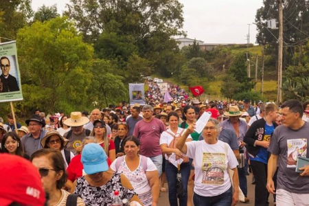 Romaria da Terra reúne mais de 4 mil pessoas em Ipê, capital nacional da agroecologia