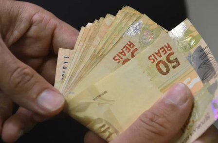 Rendimento domiciliar do brasileiro chegou a R$ 1.848 em 2023
