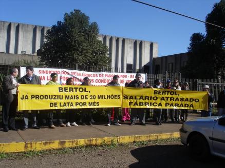 Sindicato dos Metalúrgicos de Passo Fundo divulga nota de protesto