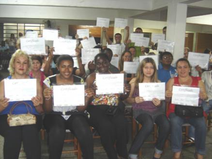 Instituto Integrar Forma Mais 76 Alunos De Curso Inclusão Digital E Economia Solidária