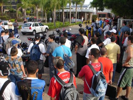 Metalúrgicos Estão Parados Na Zamprogna Contra Demissões