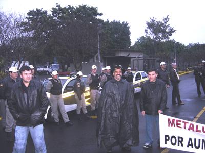 Assembléia Em Frente àS Empresas Agco, International E Areva Na Madrugada Desta Segunda-feira