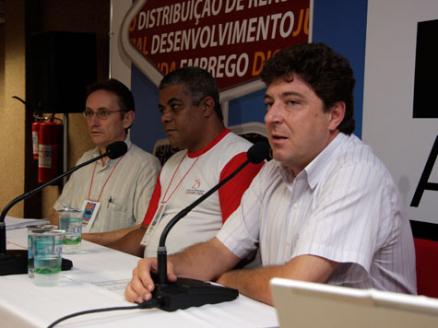 Metalúrgicos Da Cut Aprovam Plano De Lutas No último Dia Da Plenária
